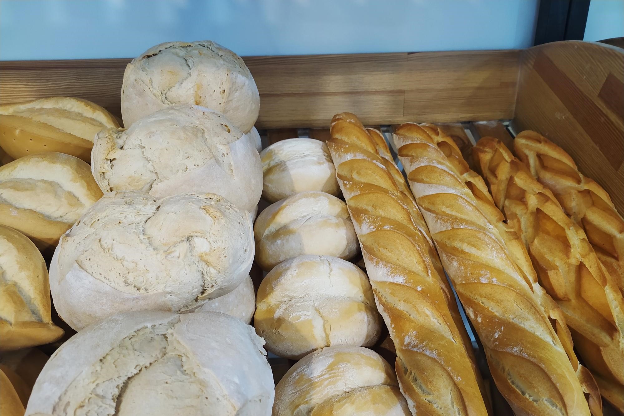 Productos artesanos elaborados por la Panadería Pastelería Virgen del Carmen